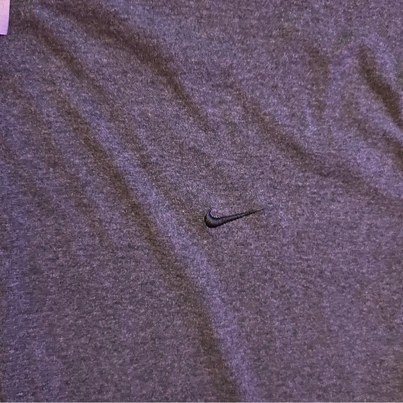 Vintage Nike T-Shirt Y2K Silver Tag Embroidered Mini Swoosh - Picture 5 of 6